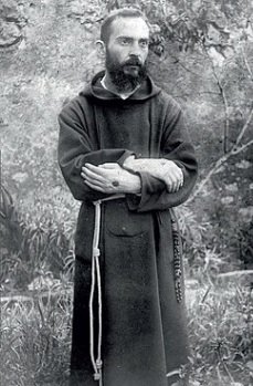 Tudo Sobre Padre Pio de Pietrelcina: A Biografia Completa, Milagres, Estigmas, Orações, Profecias, Canonização e Legado Espiritual